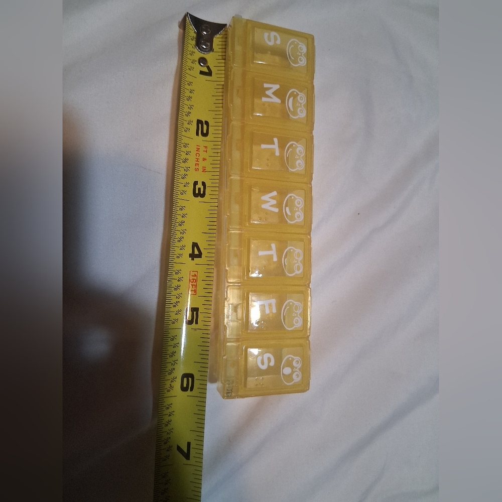 Weekly Yellow Pill Organizer - Picture 3 of 3